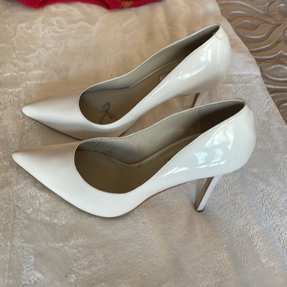 Heels - Picture 2 of 5